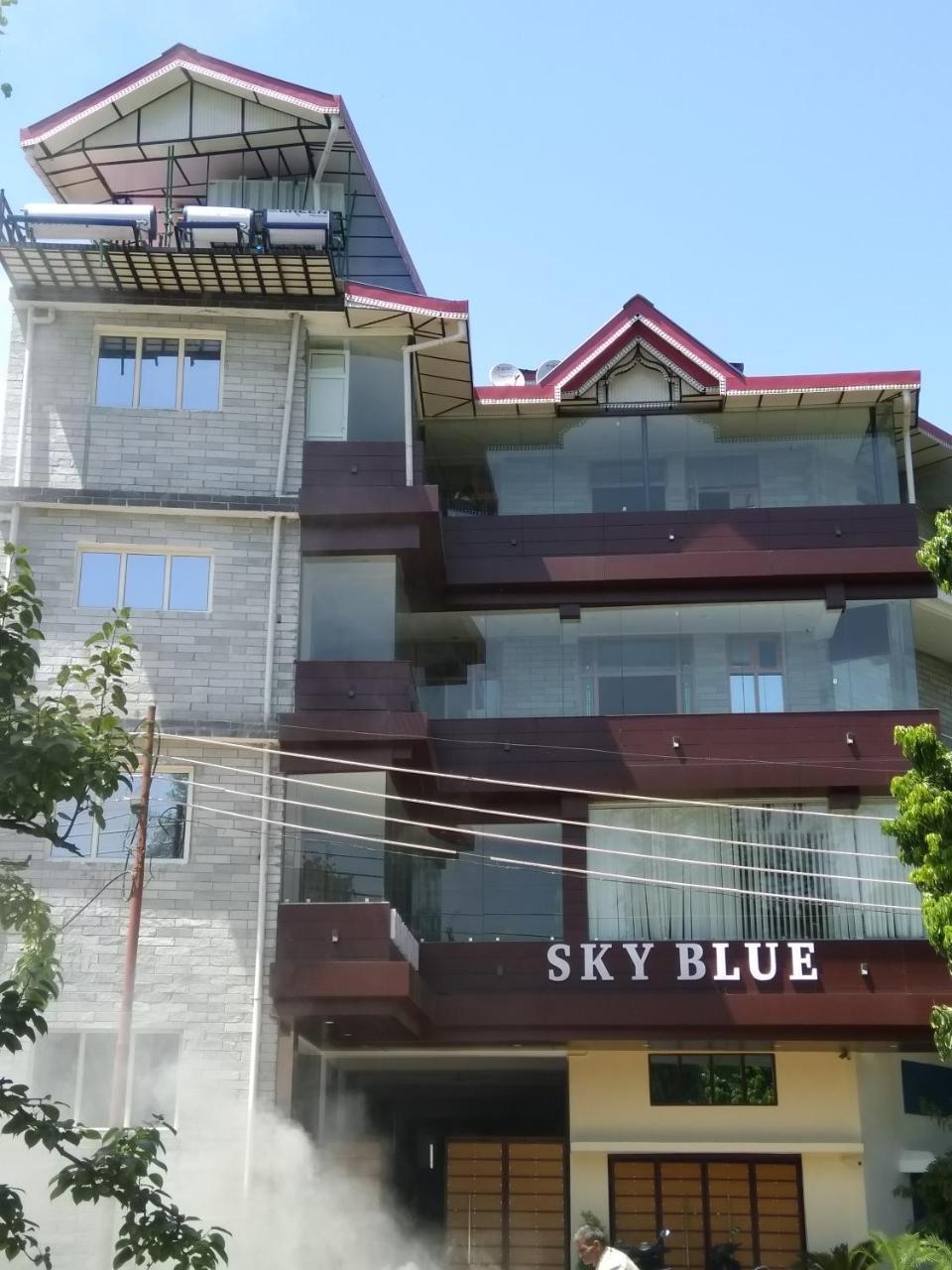 Hotel Sky Bule & Restaurant Khas Nagrota Екстер'єр фото