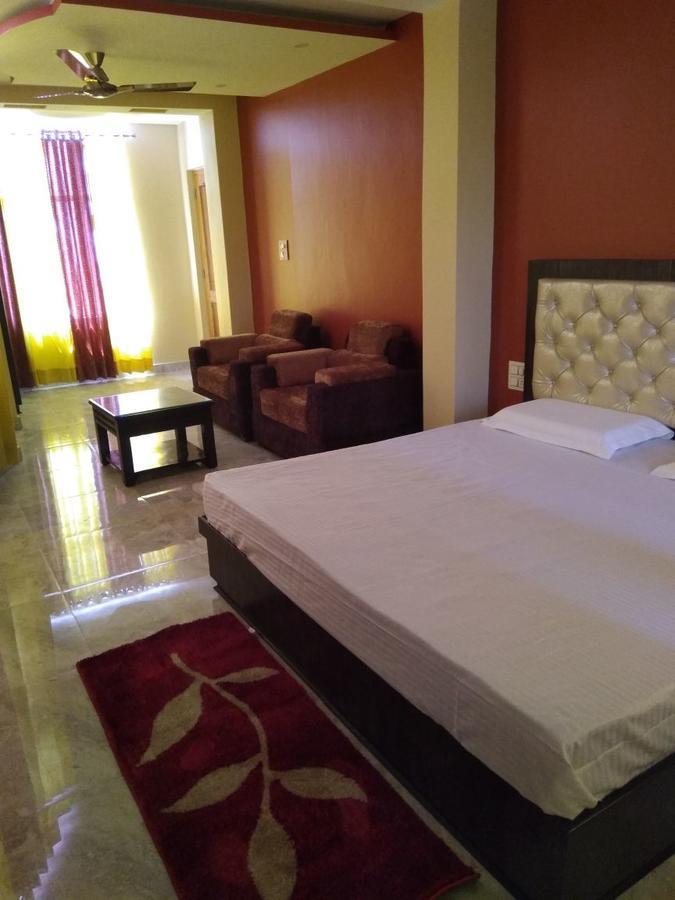 Hotel Sky Bule & Restaurant Khas Nagrota Екстер'єр фото
